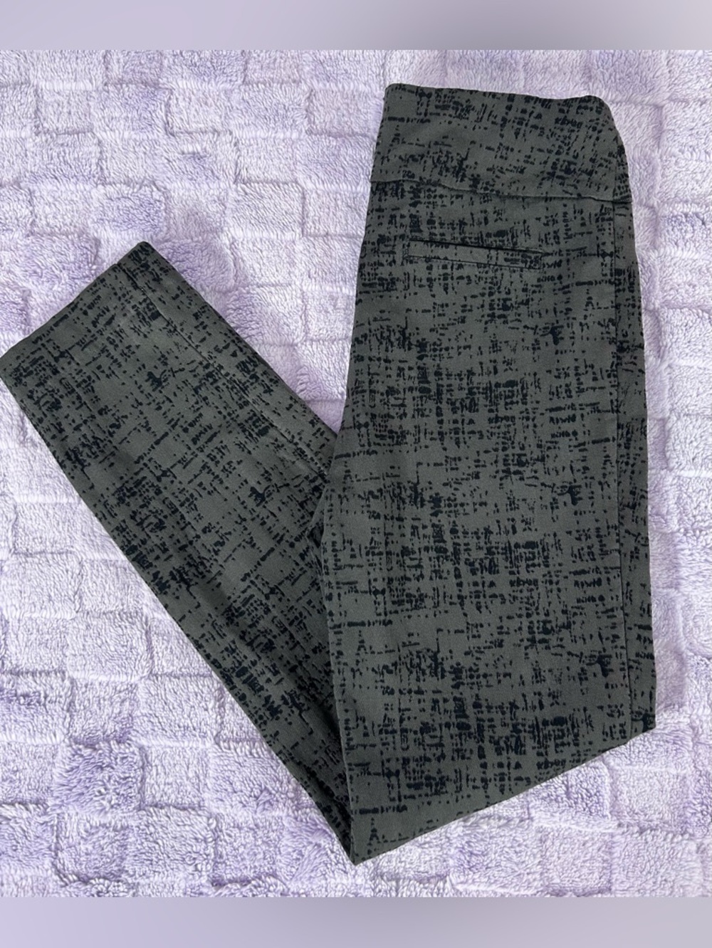 Zac & Rachel Pull On Gray and Black Skinny Pants Size 8 Petite